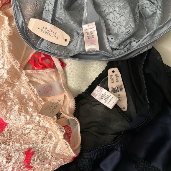 Lot of 3 Victoria’s Secret garter belts - Picture 5 of 5